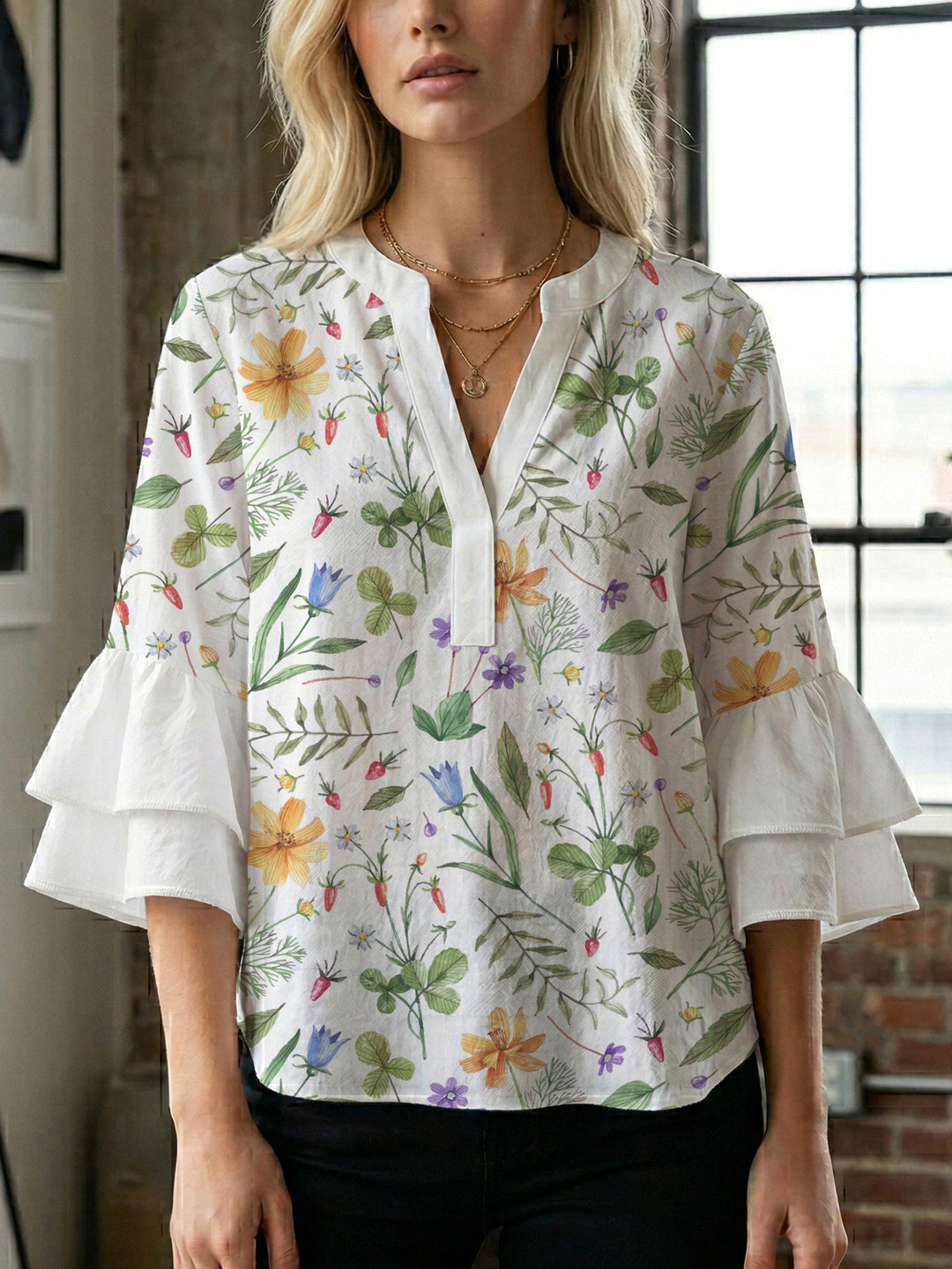 Damen Blusenshirt mit voluminösen Ärmeln und floralem Muster Echo Archiv