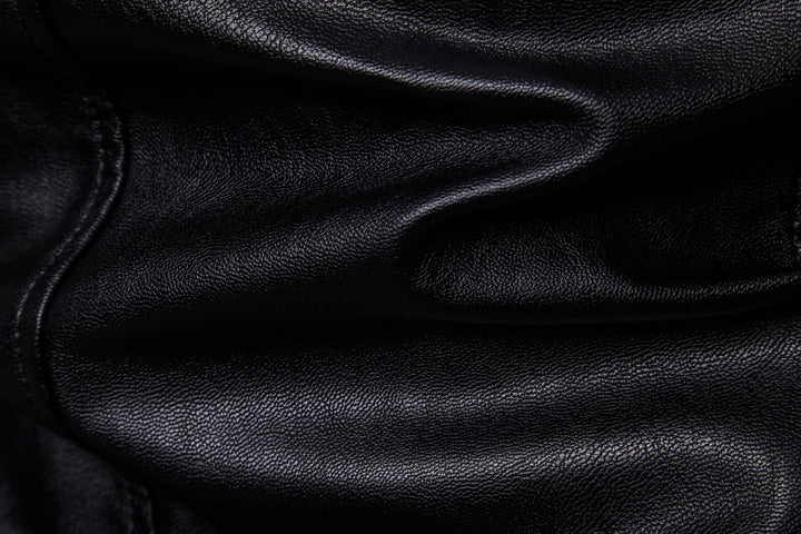 Herren Slim-Fit Biker-inspirierte Kunstlederjacke mit Stehkragen und minimalistischer Nahtführung Echo Archiv