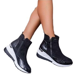Damen Sportliche Keilabsatz-Sneaker-Stiefelette mit Kroko-Prägung und seitlichem Reißverschluss – Névara