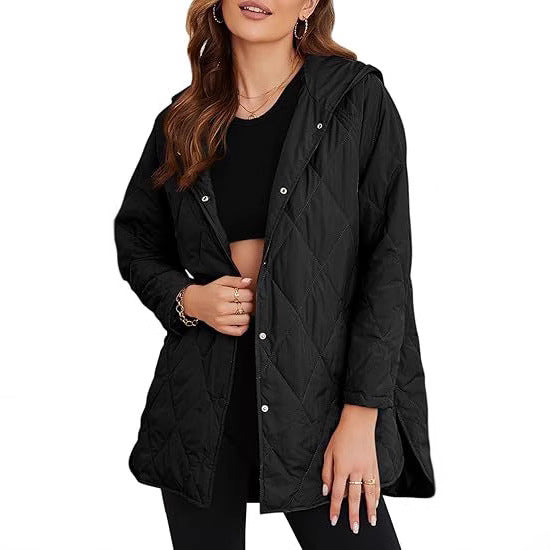 Damen gesteppte Kapuzenjacke mit Oversize-Schnitt, Druckknopfverschluss und Seitenschlitzen Echo Archiv