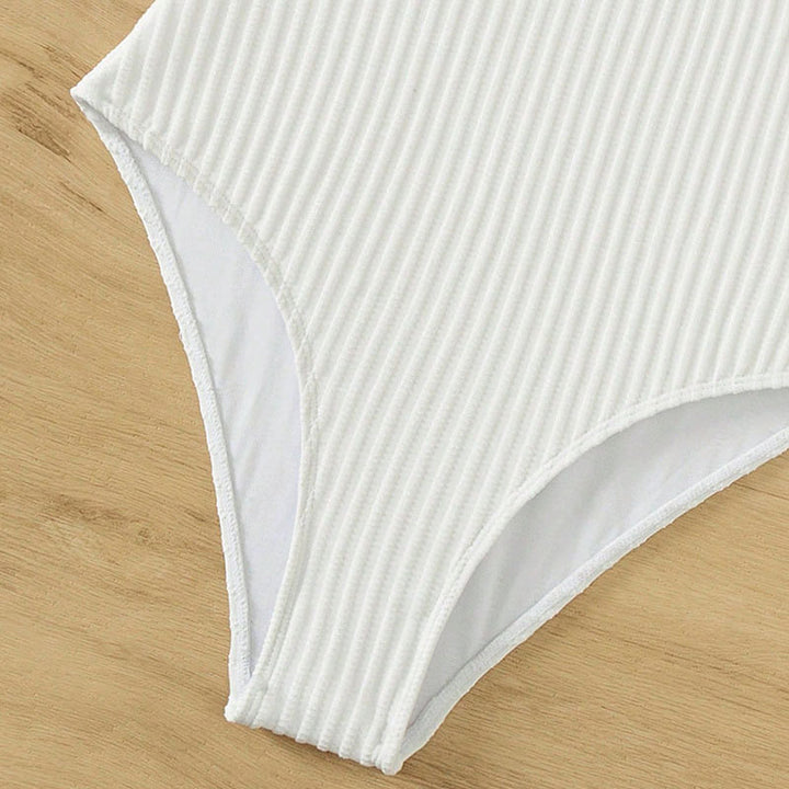 Damen Einteiler Badeanzug mit schickem Cut-Out und dekorativem Gold-Detail Echo Archiv