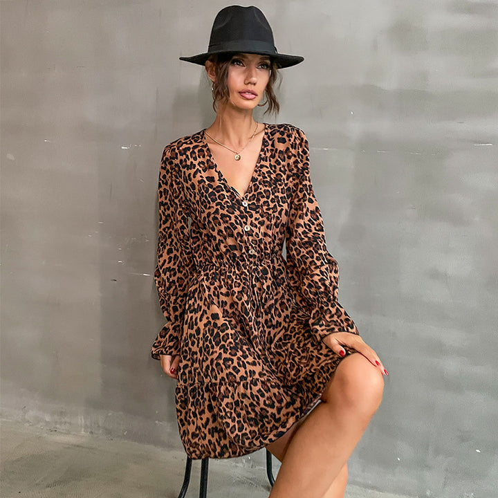 Damen Gestuftes Minikleid mit V‑Ausschnitt, Taillen‑Zugband und Leoprint Echoarchiv