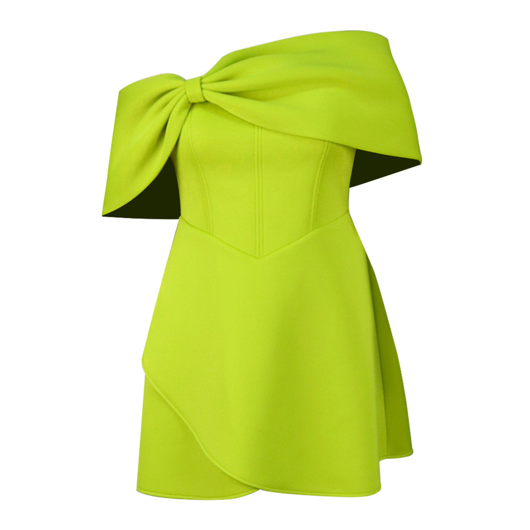 Damen elegantes Minikleid mit asymmetrischem Schnitt und voluminösem Überwurf Echo Archiv