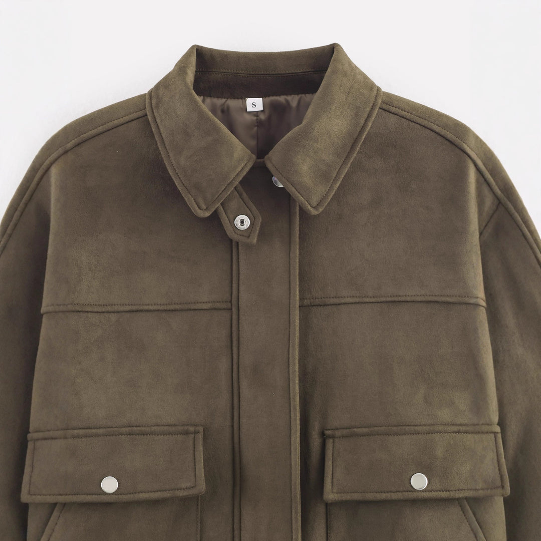 Damen Kurz geschnittene Wildlederoptik-Utility-Jacke mit aufgesetzten Klappentaschen Echo Archiv