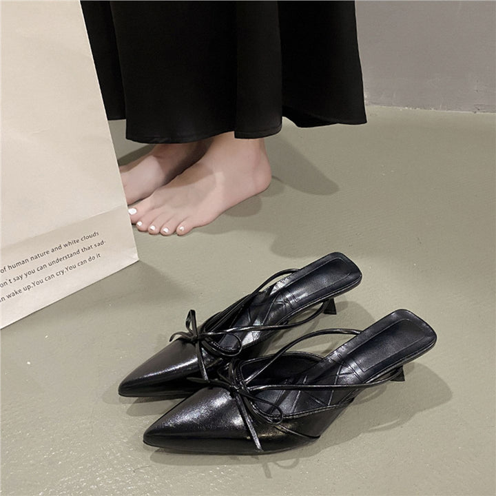 Damen Spitz zulaufende Mules mit feinen Slingback‑Riemchen und Zierschleife – Lioré