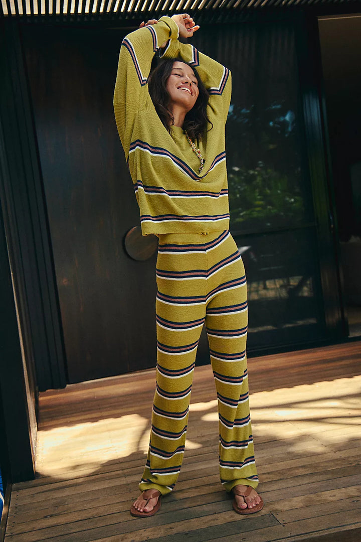 Damen gestreiftes Strick-Lounge-Set mit weichem Oversize-Pullover und weitem High-Waist-Hose – Mavelle