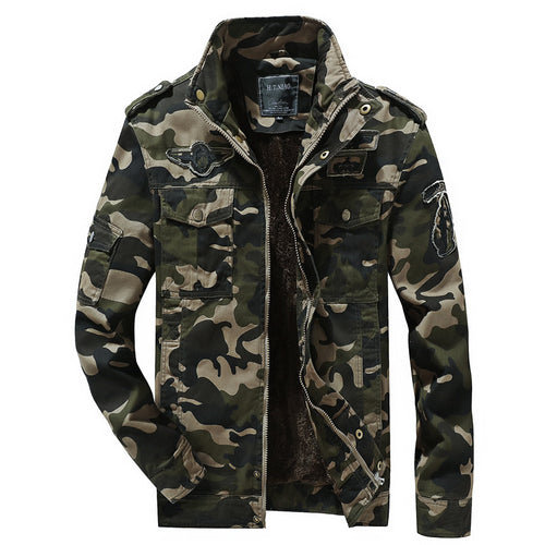 Herren Fieldjacke im Tarnmuster mit Teddyfleece‑Innenfutter, Mehrfachtaschen und Schulterklappen – Taviero