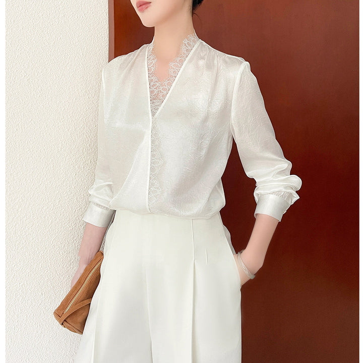 Damen Elegante und raffinierte Bluse mit Spitzenkragen Echoarchiv
