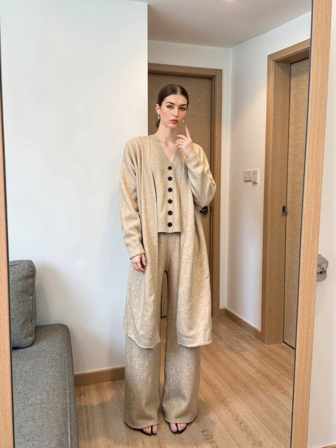 Damen Oversize Strick-Set mit Longcardigan, Knopf-Weste und weiten Hosen Echoarchiv