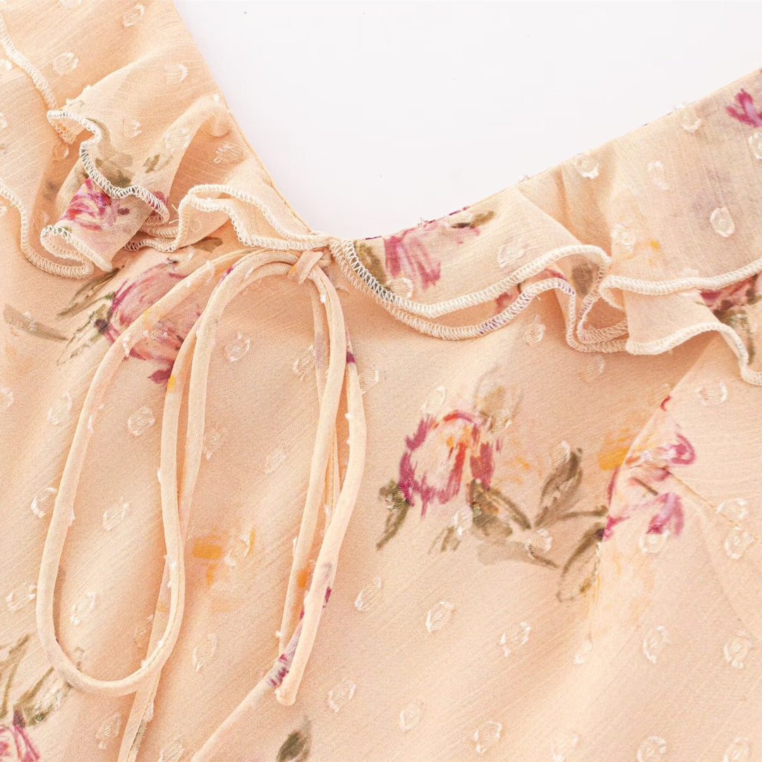 Damen Maxikleid mit floralem Design und eleganten Rüschendetails Echo Archiv