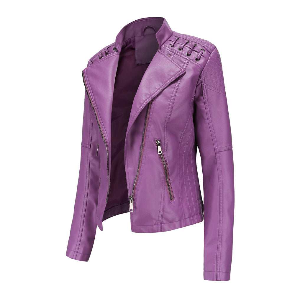 Damen nan taillierte Kunstleder-Bikerjacke mit gesteppter Schulterpartie, asymmetrischem Reißverschluss und Zierösen Echo Archiv