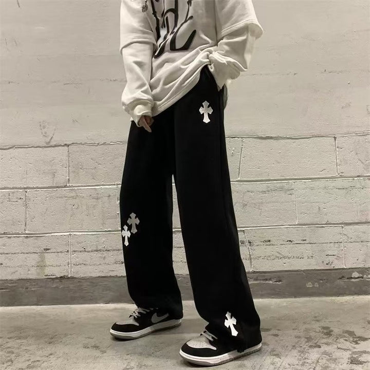 Herren Weite Sweatpants mit Gothic-Kreuz-Print, Tunnelzug & Tiefer Schritt Echo Archiv
