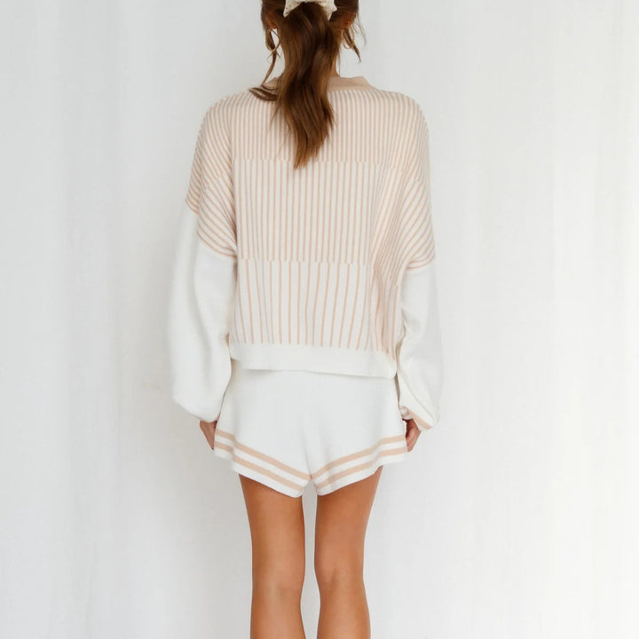 Damen nan fein gestreiftes Strick-Relax-Set mit weitem Fledermausärmel-Pullover und elastischer Taillen-Shorts Echo Archiv