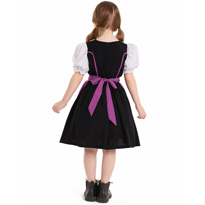 Damen nan trachtiges Dirndlkleid mit geschnürtem Mieder, Puffärmeln und abnehmbarer Schürze Echo Archiv