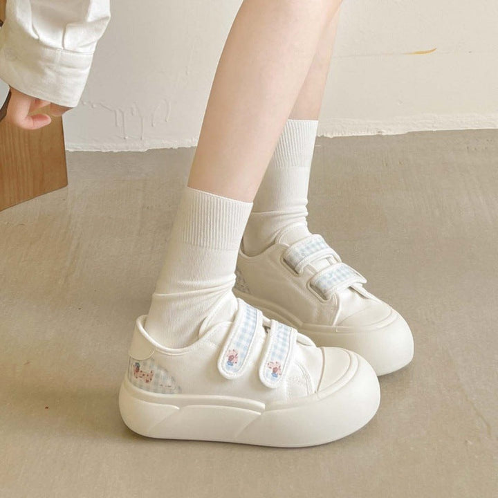 Damen Bequeme Sneaker mit verstellbarem Klettverschluss und floralen Applikationen Echo Archiv