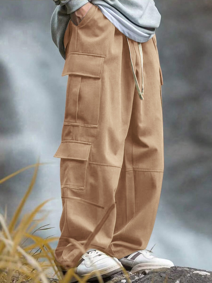 Herren weite Cargo-Hose mit Mehrfachtaschen, Tunnelzug und verstärkten Kniepartien – Bravaro