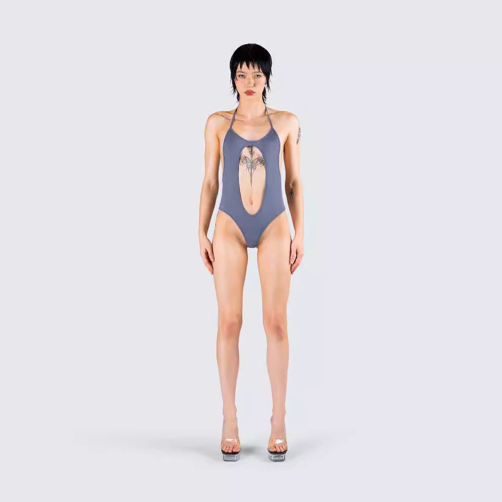 Damen Sportlicher Badeanzug mit innovativem Rückenausschnitt Echo Archiv