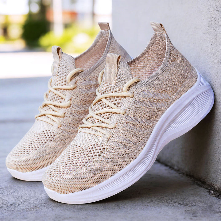 Damen nan ergonomischer Strick-Comfort-Sneaker mit gezielter Belüftung, elastischem Schlupfschaft und stoßabsorbierender Keilsohle Echo Archiv