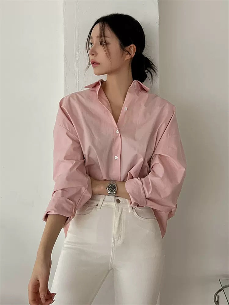 Damen Oversize-Kentkragenbluse aus leichter Baumwoll-Popeline mit kastiger Passform und krempelbaren Ärmeln – Élovi