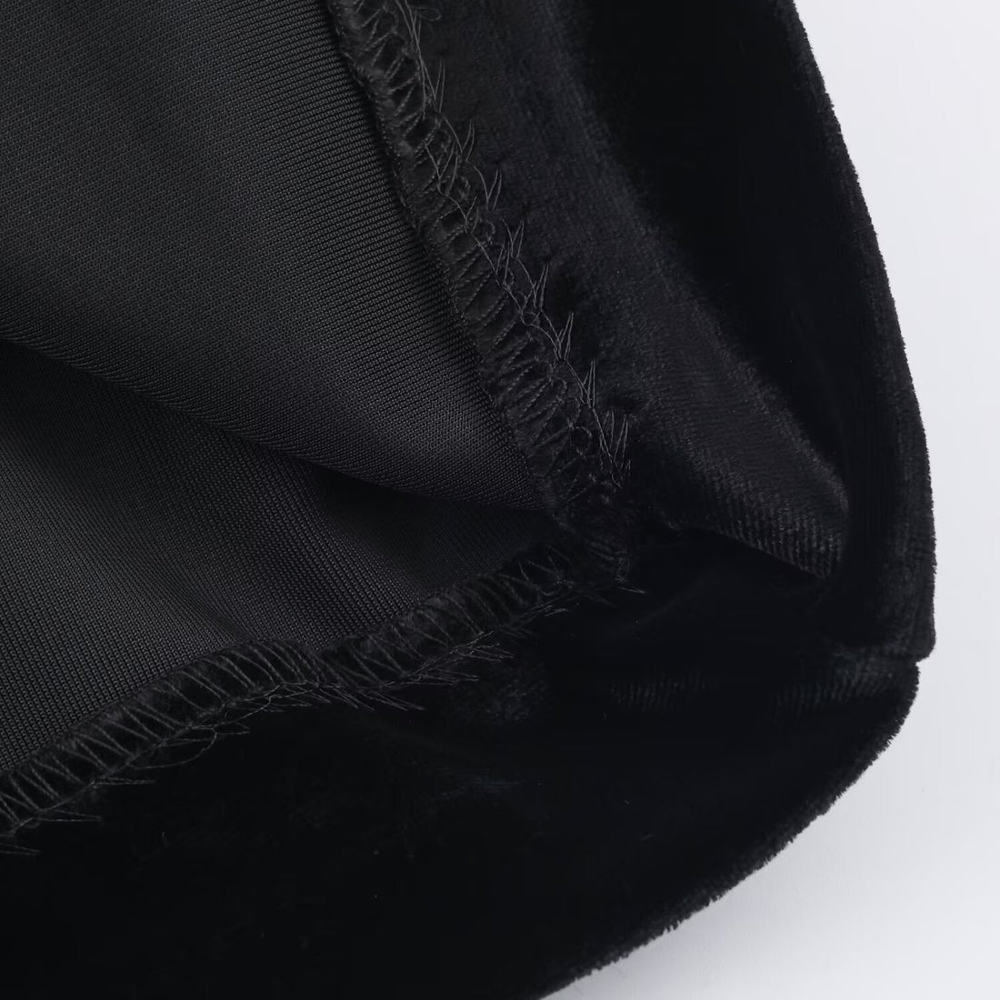 Damen Minikleid mit Rollkragen, langem Arm und seitlicher Drapé-Schleife Echoarchiv