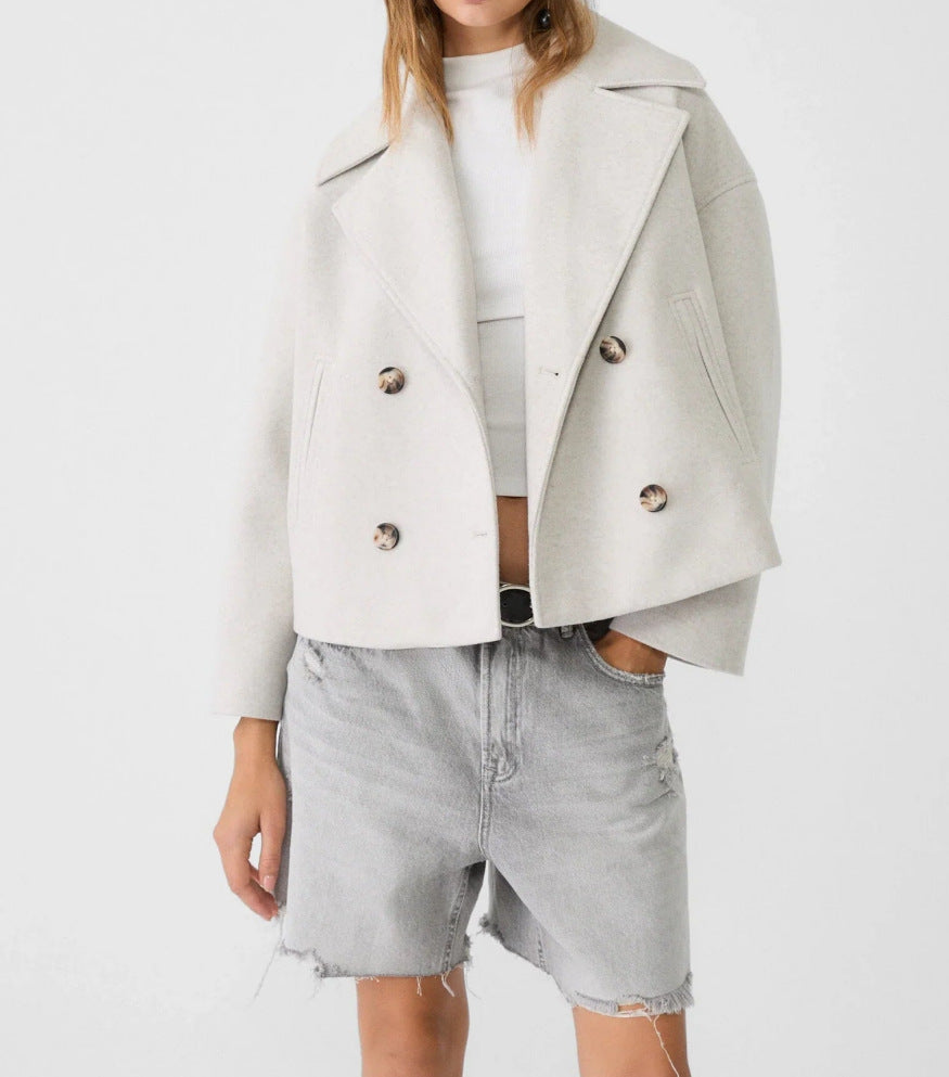 Damen nan kurz geschnittener Zweireiher Wollmix-Peacoat mit überbreitem Revers und kastiger Silhouette Echo Archiv