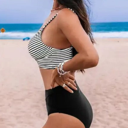 Damen Hochgeschnittenes Bikini-Set mit Wickel-Oberteil Echo Archiv