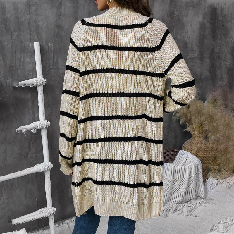 Damen Langer gestreifter Grobstrick-Cardigan mit Knopfleiste, Rippbündchen und Oversize-Silhouette Echoarchiv