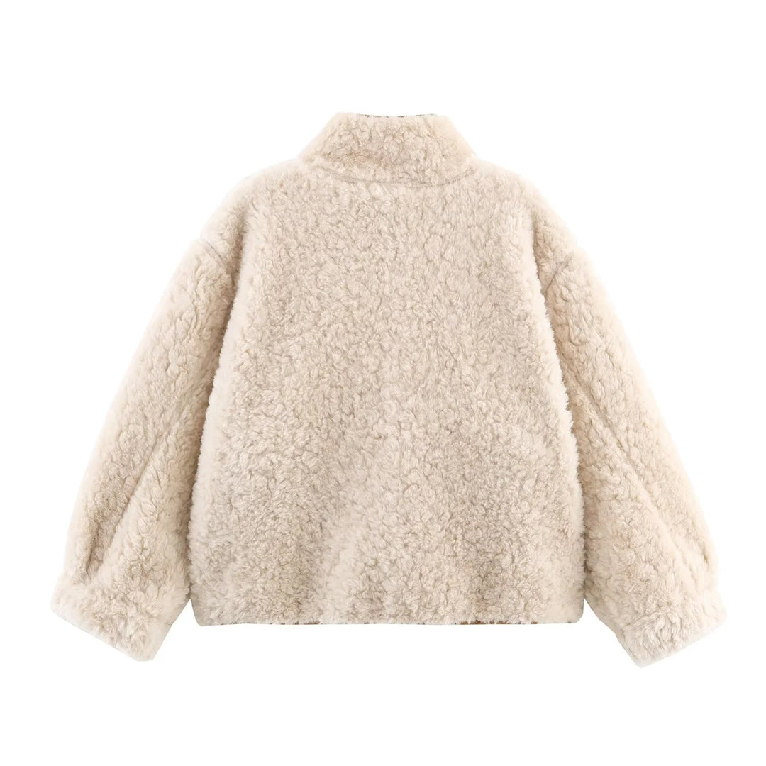 Damen kurze Oversize Lammfelloptik Jacke mit Schalkragen und großen aufgesetzten Taschen – Célinea