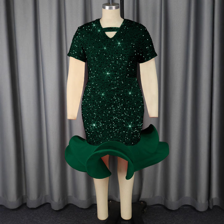 Damen glamouröses Abendkleid mit schimmernden Pailletten und voluminösem Saum Echo Archiv
