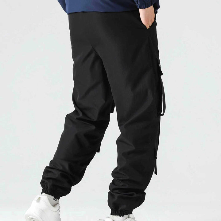 Herren Utility-Cargohose im Joggerstil mit Multifachtaschen, Ziergurten & Kordelbund Echo Archiv