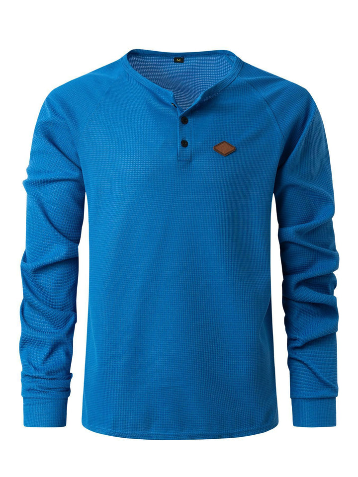 Herren Langarm-Henley-Shirt mit strukturiertem Gewebe und modischen Knopfdetails Echoarchiv