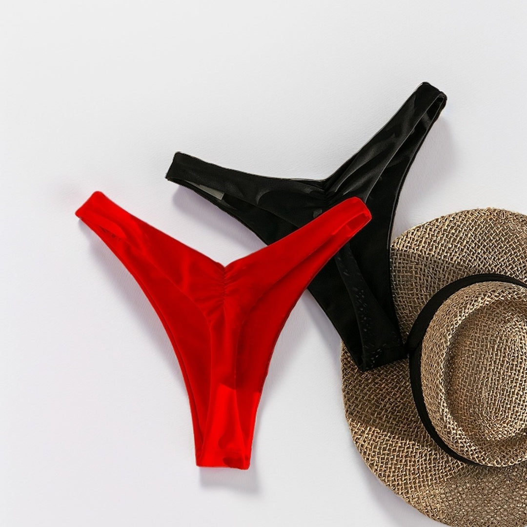 Damen Bikini-Hose mit hohem Beinausschnitt und elegantem Schnitt Echo Archiv