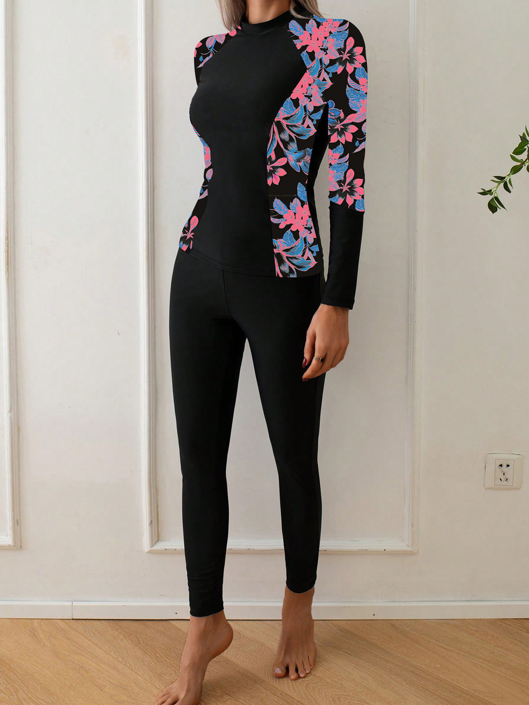 Damen Langarm Rashguard mit floralem Design Echo Archiv