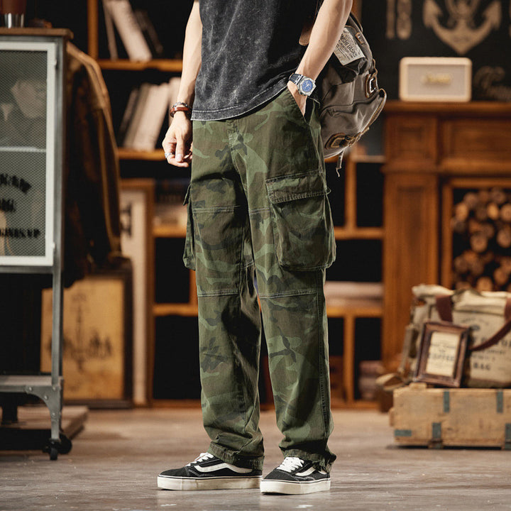 Herren Relaxed-Fit Camouflage-Cargohose mit seitlichen Klappentaschen und Kordelabschlüssen Echo Archiv