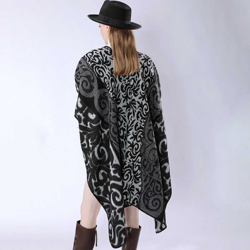 Damen Oversize-Kimono-Poncho im Jacquardstrick mit ornamentalem Muster und V-Ausschnitt Echo Archiv