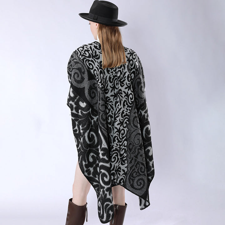 Damen Oversize-Kimono-Poncho im Jacquardstrick mit ornamentalem Muster und V-Ausschnitt Echo Archiv