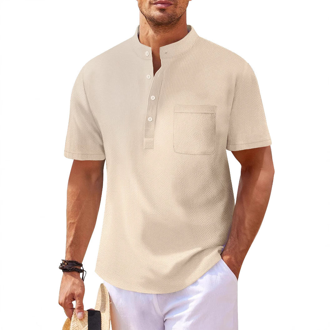 Herren Kurzarm-Henley-Shirt mit strukturiertem Design und praktischer Brusttasche Echoarchiv
