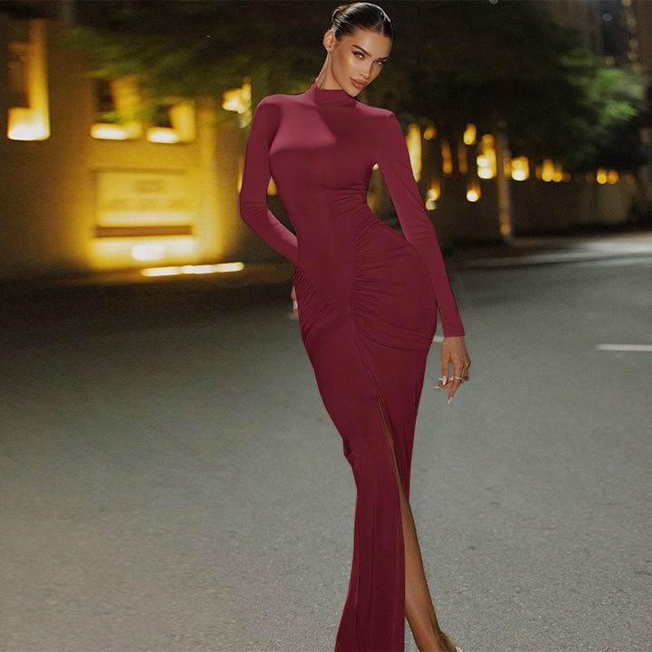 Damen Figurbetontes Abend-Maxikleid mit hohem Rundhals, langen Ärmeln, geraffter Hüftpartie und Frontschlitz – Avérine