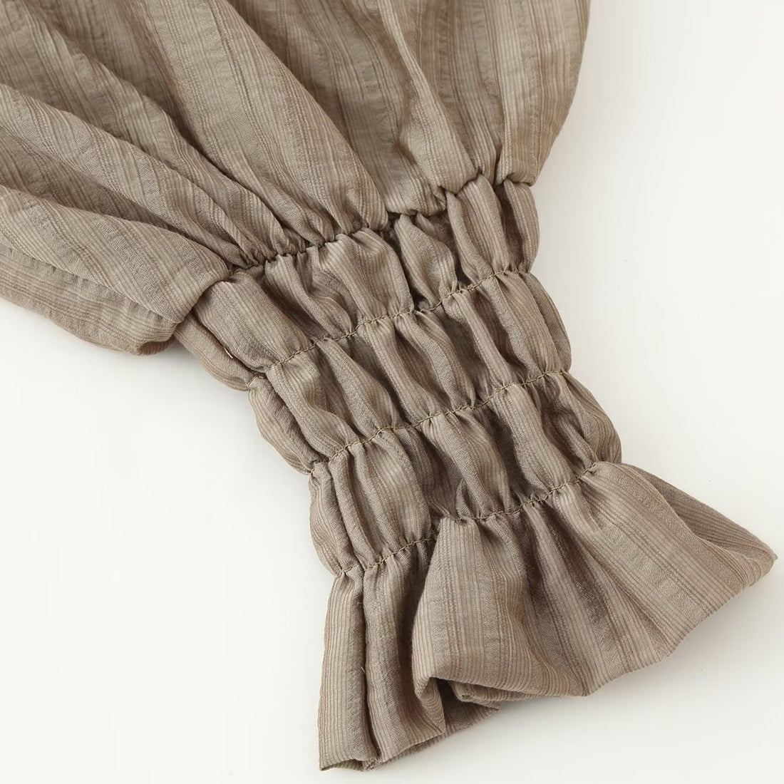 Damen Romantische Rüschenbluse im Boho-Stil mit Bindeband und gerafften Manschetten Echoarchiv