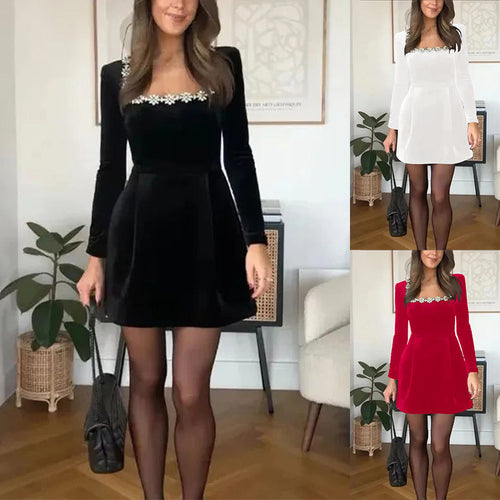 Damen-Minikleid mit quadratischem Ausschnitt, tailliertem A-Linien-Schnitt und zarter floralem Verzierungen – Élara
