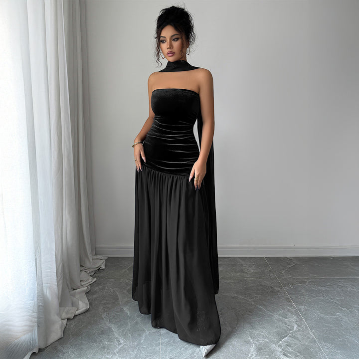 Damen Elegantes Abendkleid mit schulterfreiem Design und fließendem Rock Echo Archiv