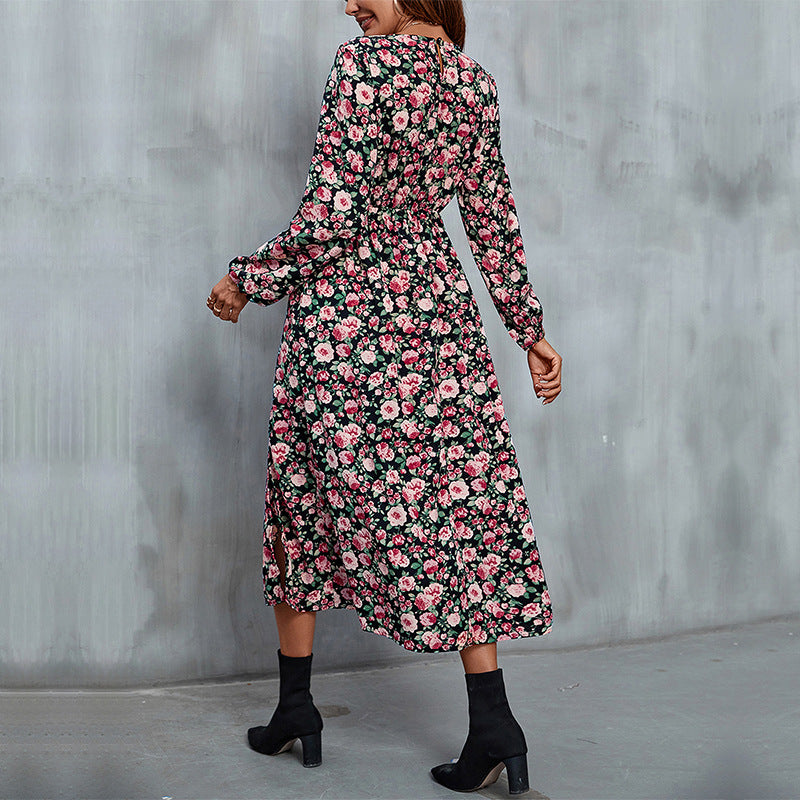 Damen Maxikleid mit V-Ausschnitt, taillierter Empire-Naht, seitlichem Beinschlitz und floralem Allover-Print Echoarchiv