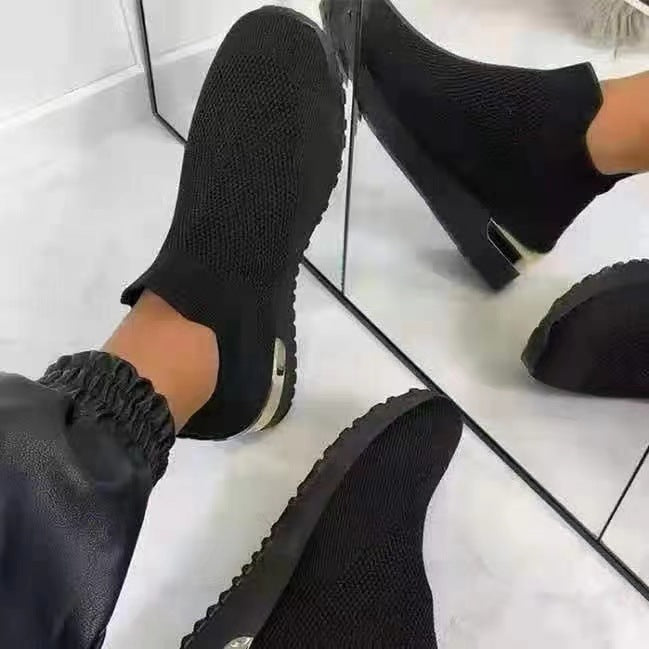 Damen Strick‑Sock‑Sneaker mit elastischem Einstieg, profilierter Plateausohle und Metallic‑Fersendetail Echo Archiv