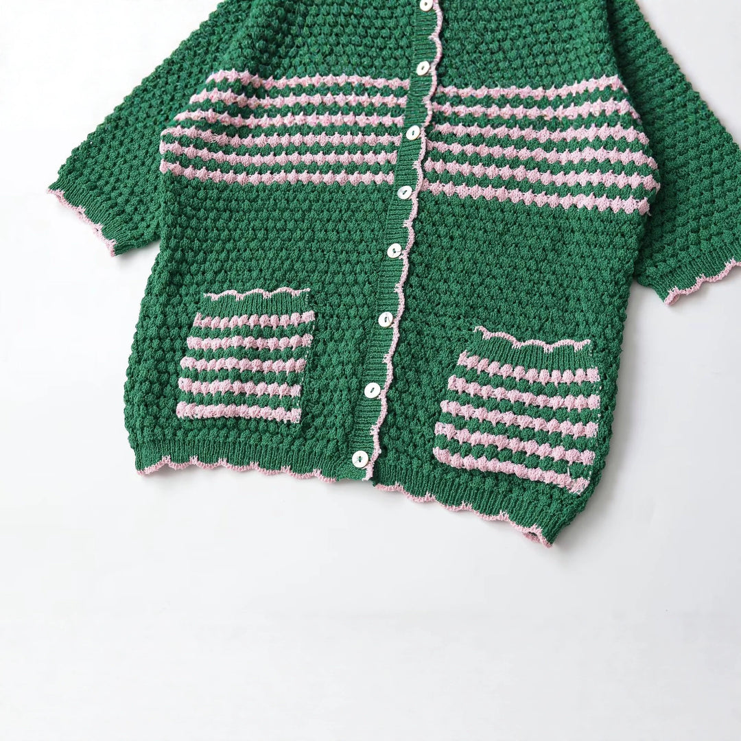 Damen Kurze gehäkelte Strickjacke mit Rüschenkragen und Kontraststreifen Echo Archiv