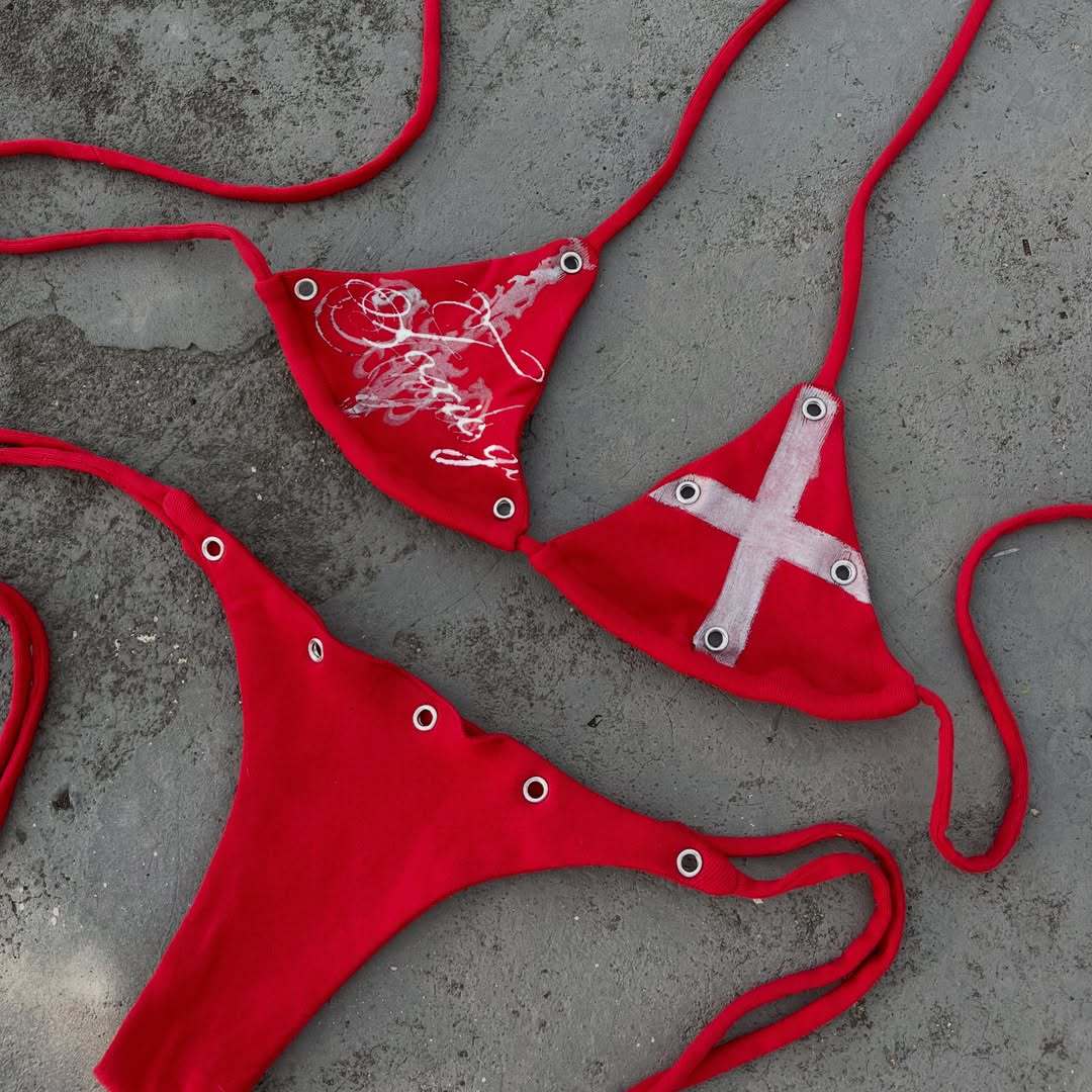 Damen Bunt bedruckter Bikini mit verstellbaren Schnürungen und dekorativen Ösen Echo Archiv