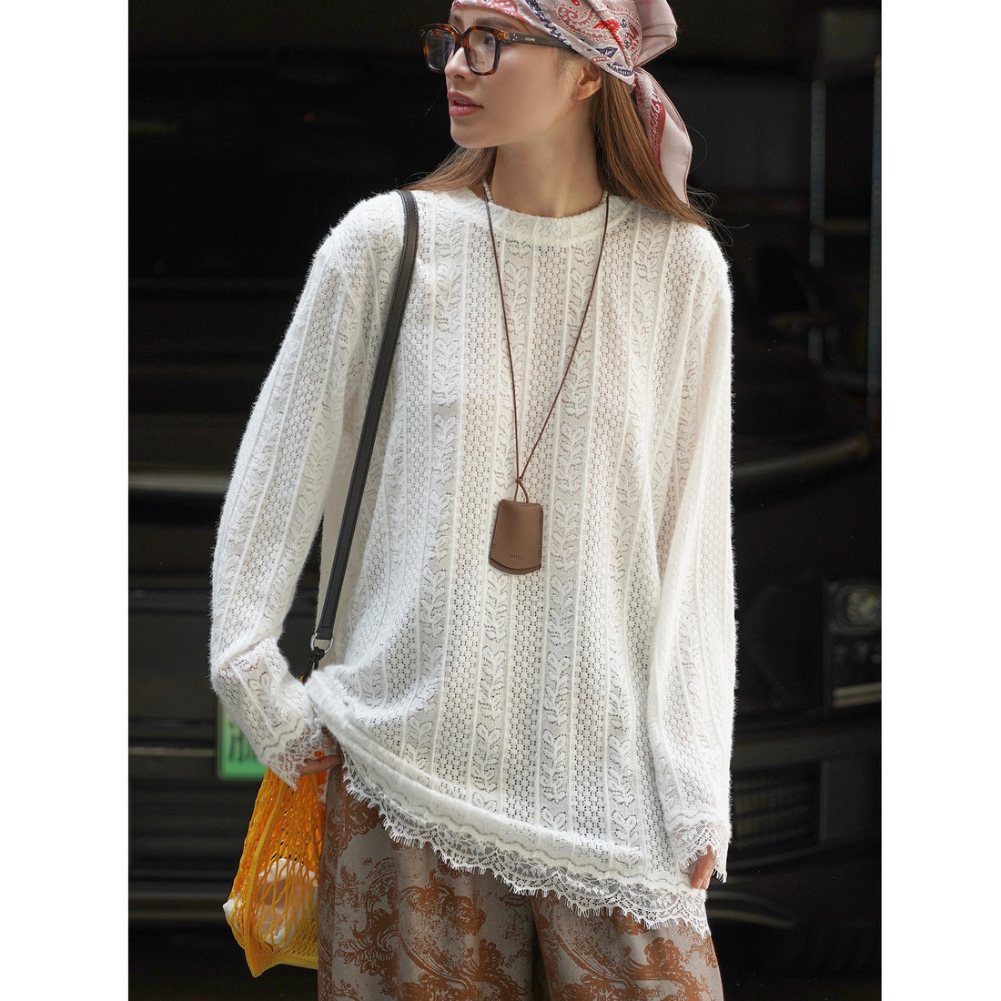 Damen Transparenter Ajourstrick-Pullover mit Spitzenkante Echoarchiv