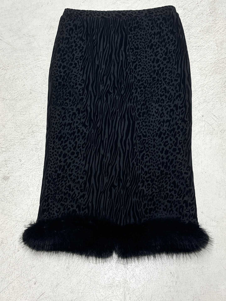Damen nan kurze Samtjacke mit luxuriösem Kunstfellbesatz an Kragen Saum und Ärmeln Echo Archiv