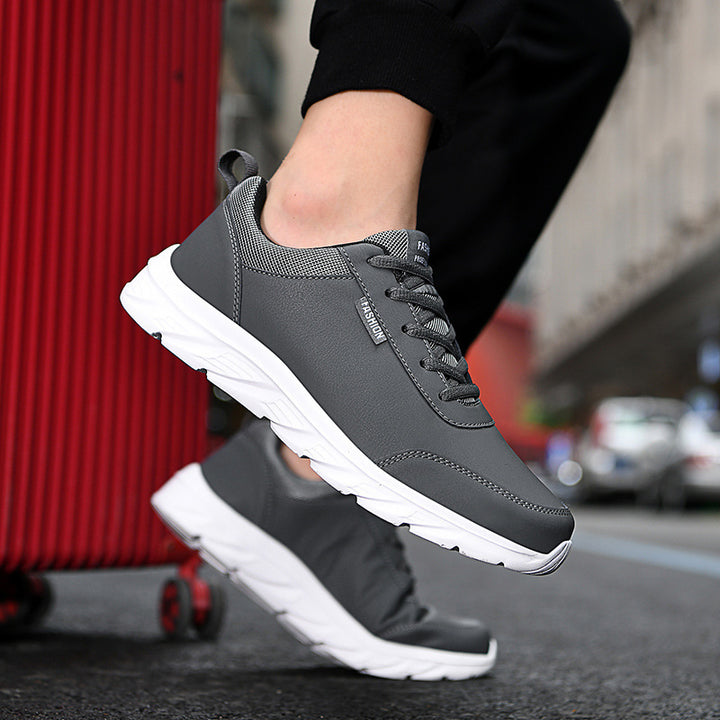 Herren nan schlanker City-Sneaker mit wasserabweisender Kunstlederoberfläche, stoßabsorbierender EVA-Zwischensohle und gepolstertem Fersenkragen Echo Archiv