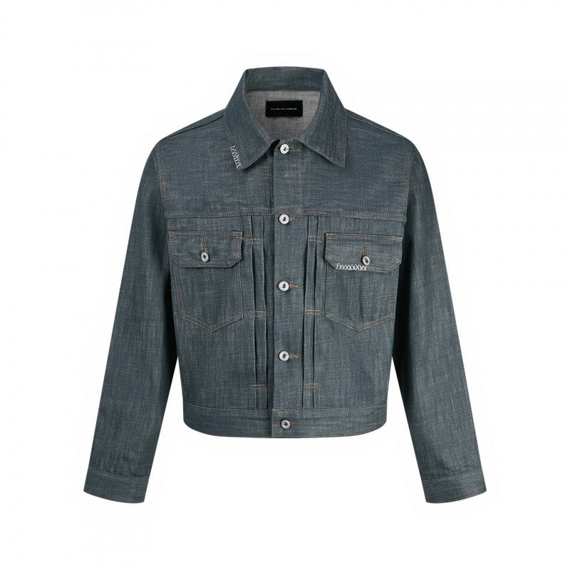 Herren Kurz geschnittene Jeansjacke mit vertikalen Biesen, Pattentaschen und kastiger Silhouette Echo Archiv