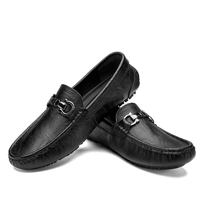 Herren eleganter Mokassin‑Loafer aus softem Kunstleder mit dekorativer Metallschnalle und profilierter Gummilaufsohle Echo Archiv